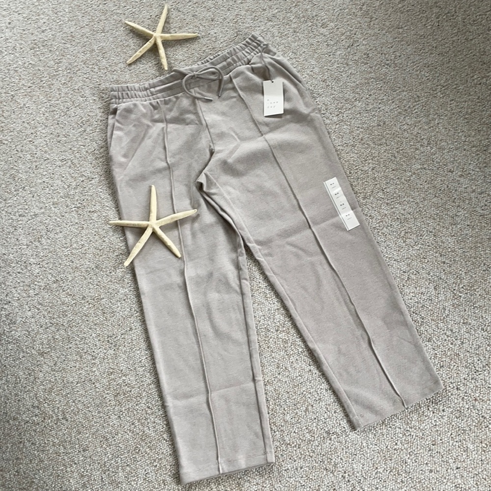 A New Day jogger. NWT